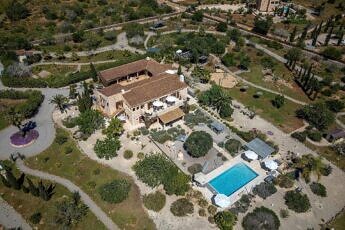 Finca with great garden Mallorca east