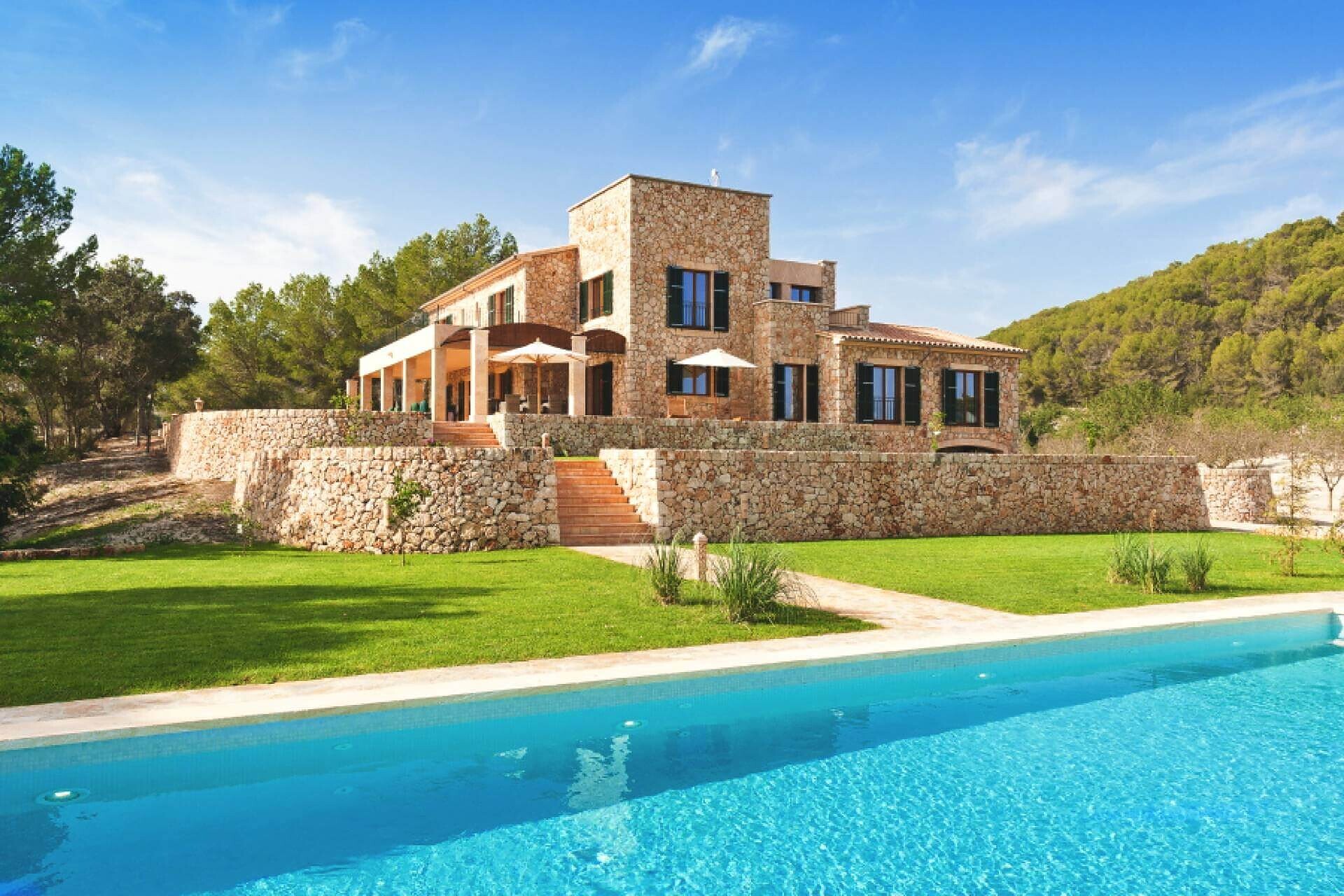 01-324 exklusive Luxus Finca Mallorca Zentrum mieten Bild 1