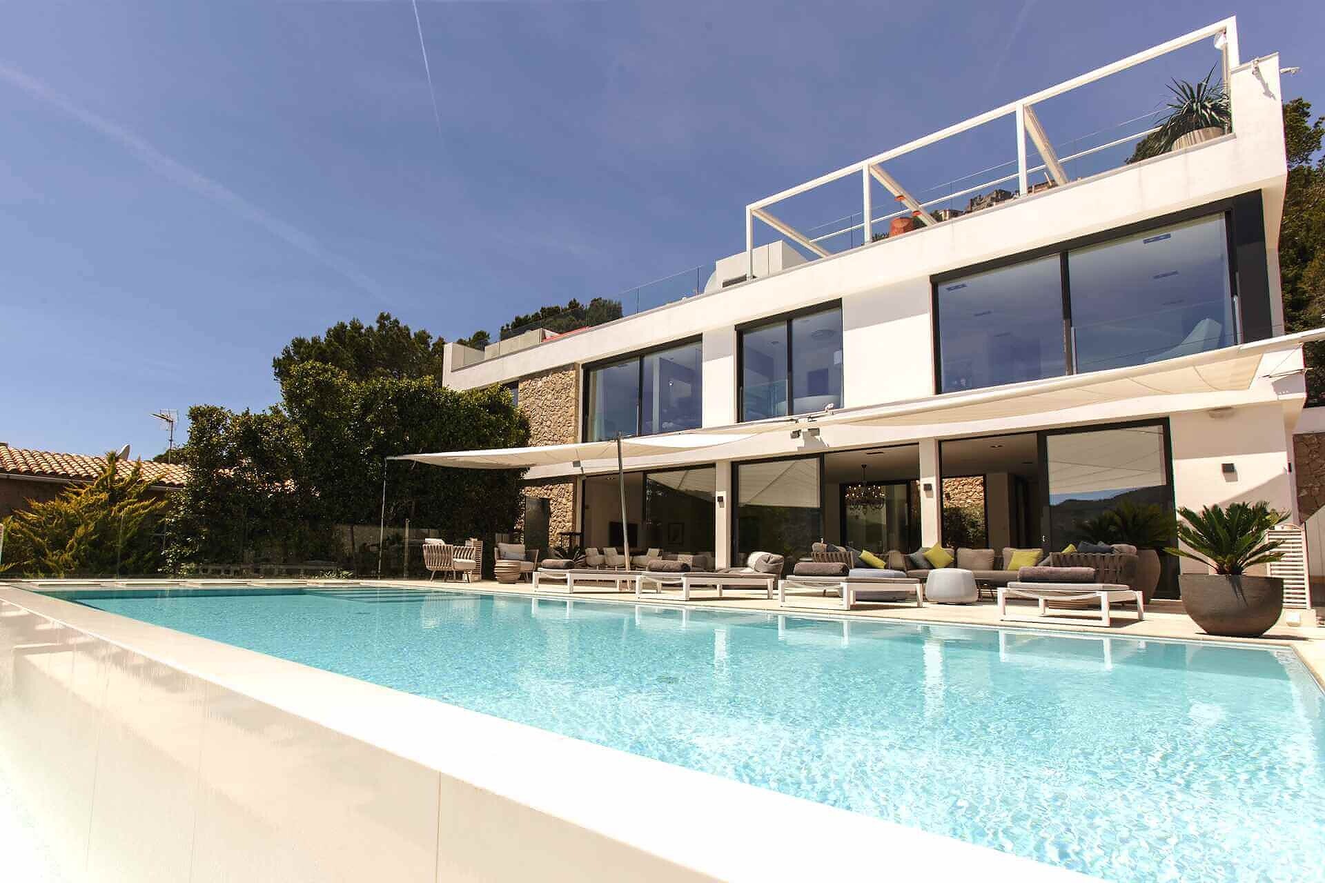 01-353 Villa with indoor pool Mallorca Southwest Bild 1