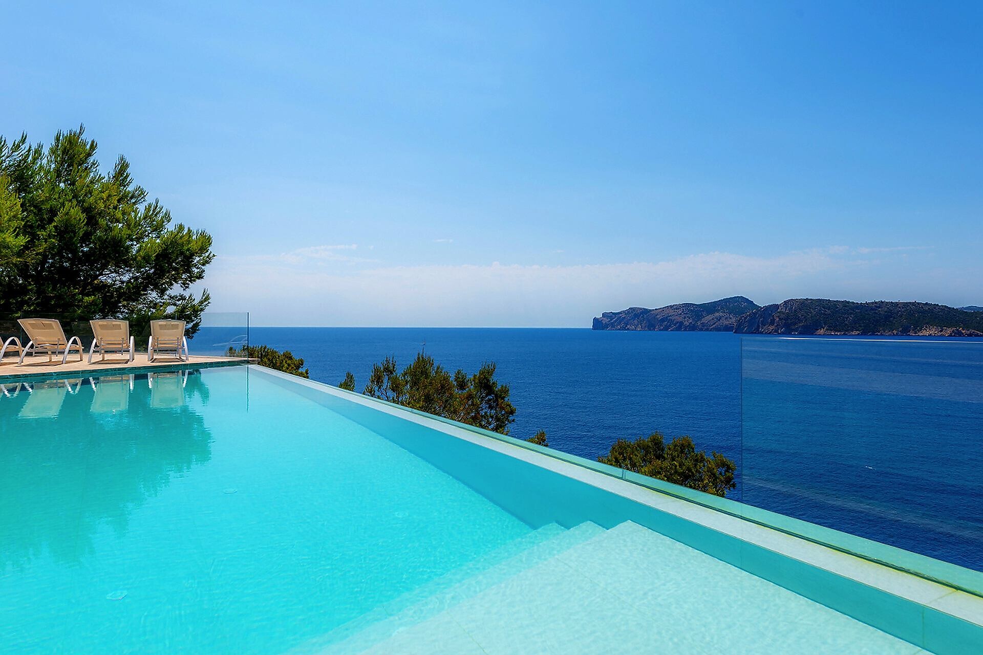 01-269 exclusive Luxury Villa Mallorca Southwest mieten Bild 1