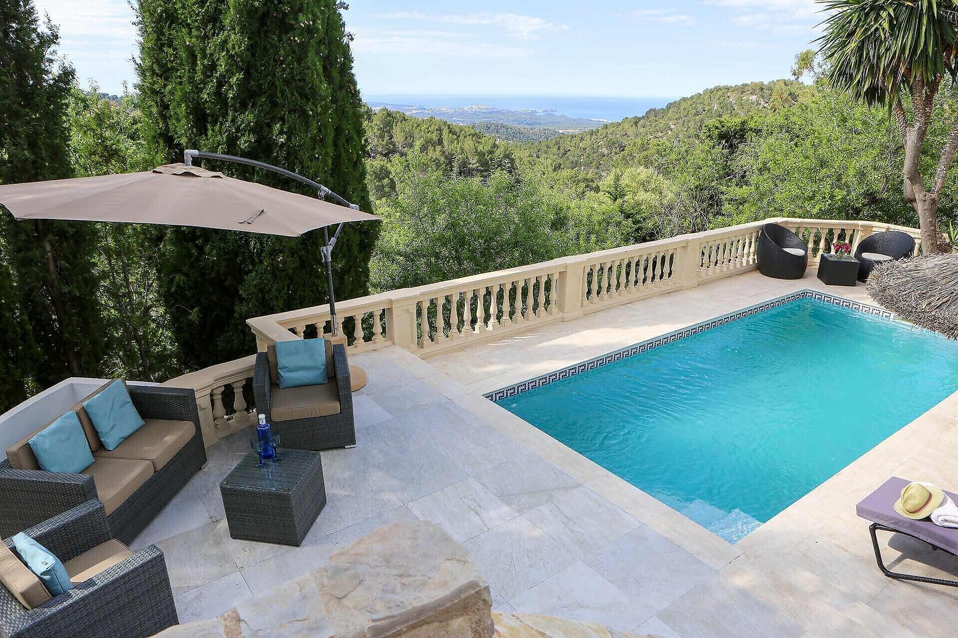 01-363 Luxus Villa im Dorf Mallorca Westen mieten Bild 3