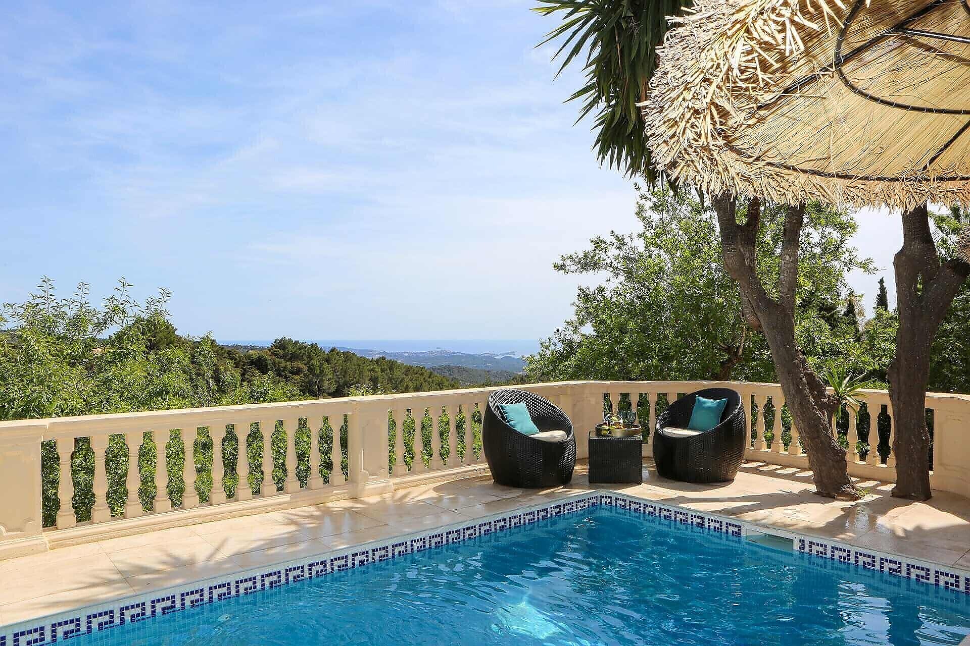 01-363 Luxus Villa im Dorf Mallorca Westen mieten Bild 4